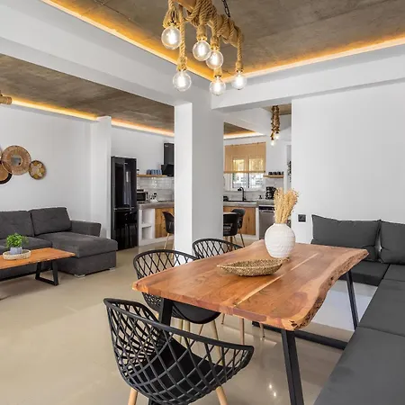 Villa Armonikon Pool