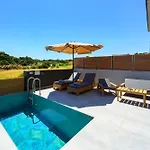 Armonikon Pool וילה *