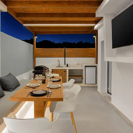 ヴィラ Armonikon Pool Asgourou