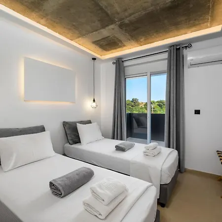 ヴィラ Armonikon Pool *